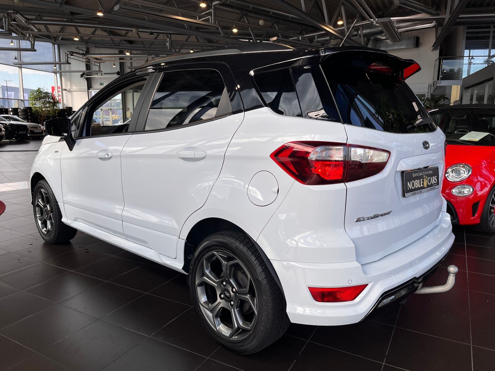 Fahrzeugabbildung Ford EcoSport ST-Line AHK B&O NAVI ALU