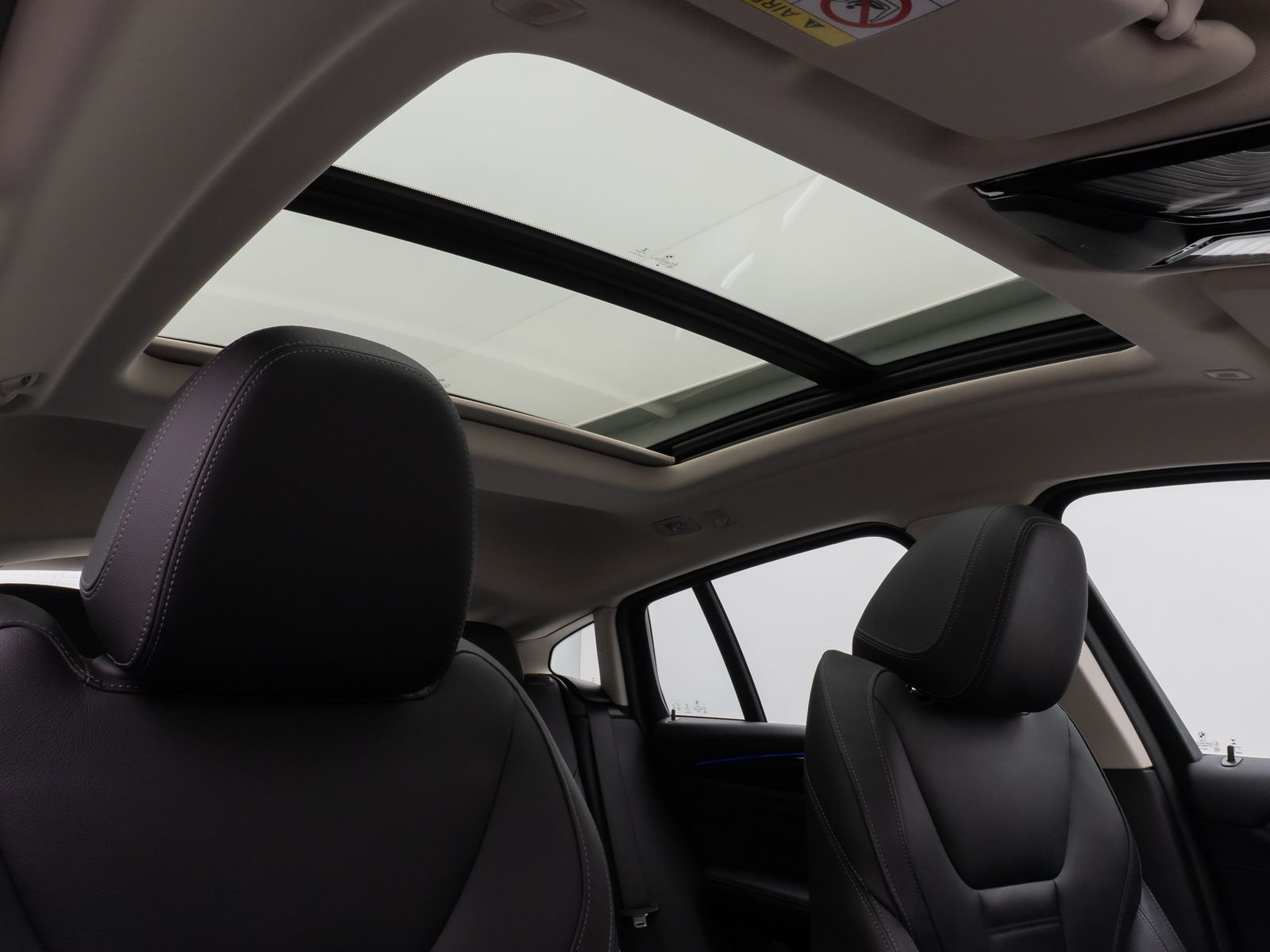 Fahrzeugabbildung BMW X4 xD30i xLine Panorama Kamera HUD DAB HiFi AHK