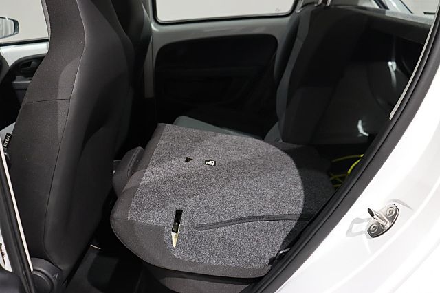 E-up! PDC KAMERA TEMPOMAT SHZ BT DAB Winterräder