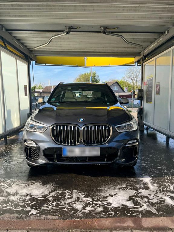 Image of BMW X5 M50