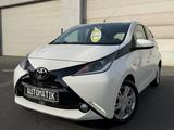 Toyota Aygo x-play *Automatik*18.000km*Display*Kamera*