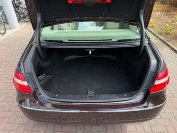 Mercedes E 200 - 8