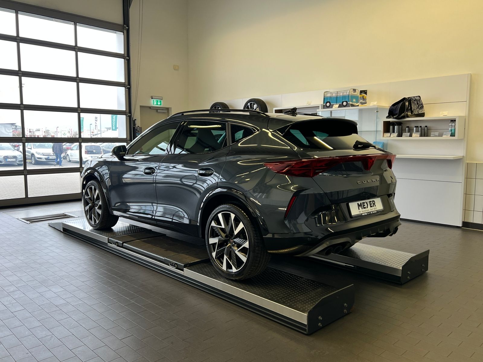 Fahrzeugabbildung CUPRA Formentor VZ 2.0 TSI DSG 4Drive *AHK, LED-Matrix
