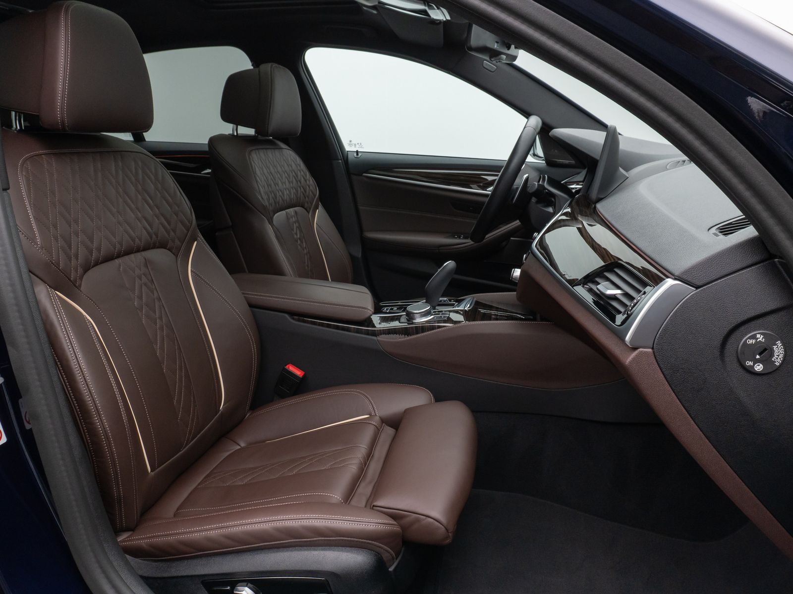 Fahrzeugabbildung BMW 540i xD M Sport Glasdach Kamera DAB H/K Massage