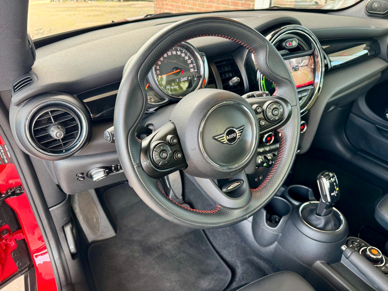 Fahrzeugabbildung MINI Cooper Autom. Navi/Panorama/LED/Sportsitze/1.Hd