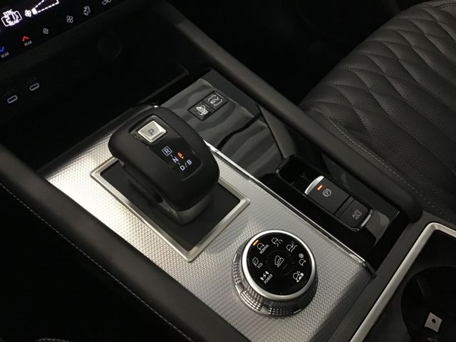 Fahrzeugabbildung Mitsubishi Plug-in Hybrid Outlander TOP ACC/Pano/Navi/Leder