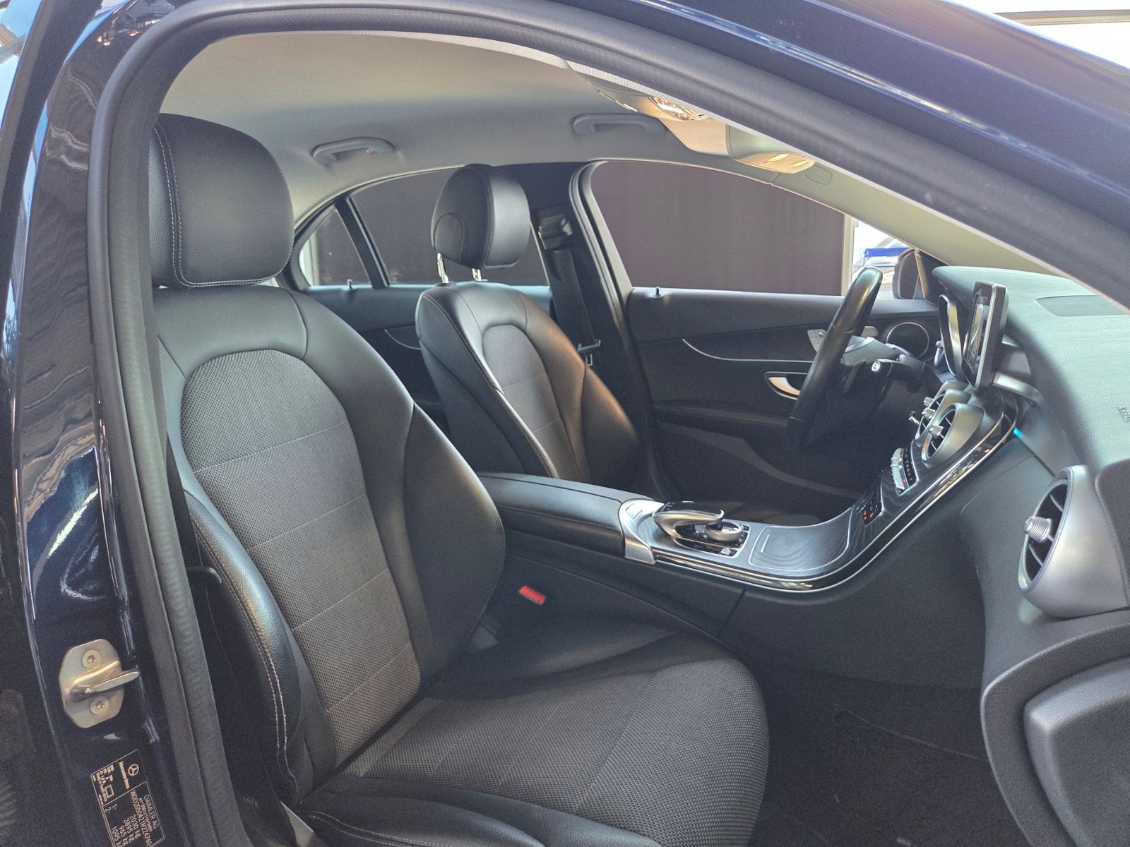 Fahrzeugabbildung Mercedes-Benz C 200 Avantgarde AHK MEMORY LED NAVI