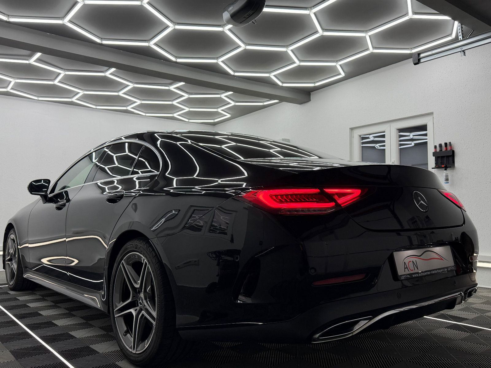 Fahrzeugabbildung Mercedes-Benz CLS 350 d 4Matic AMG-LINE/HuD/eGSD/DISTRONIC+