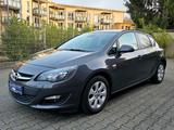 Opel Astra J Lim. / Lenkrad-Sitzheizung / Klima / - Opel Astra Gebrauchtwagen in Herne