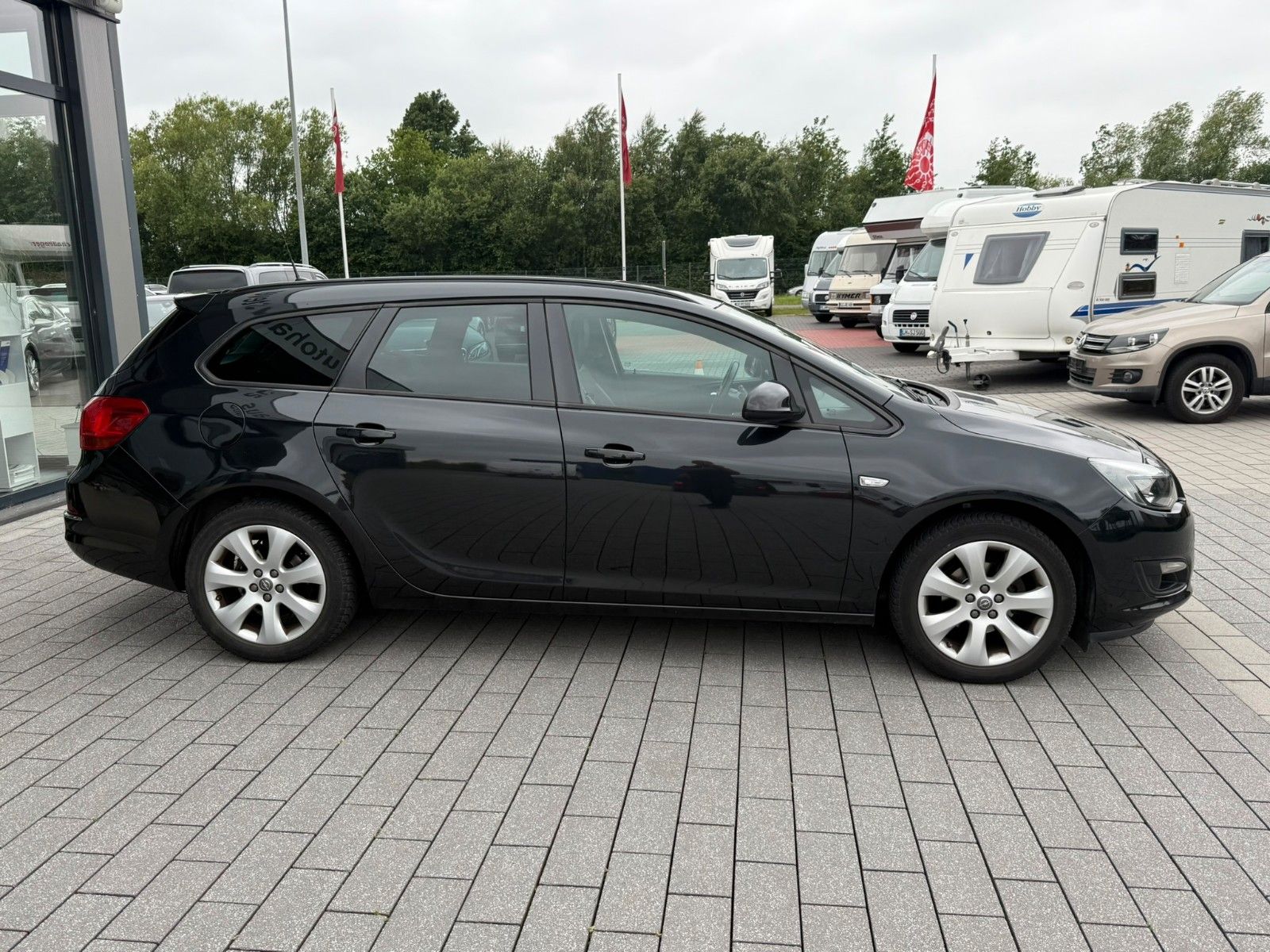 Fahrzeugabbildung Opel Astra J Sports Tourer Style