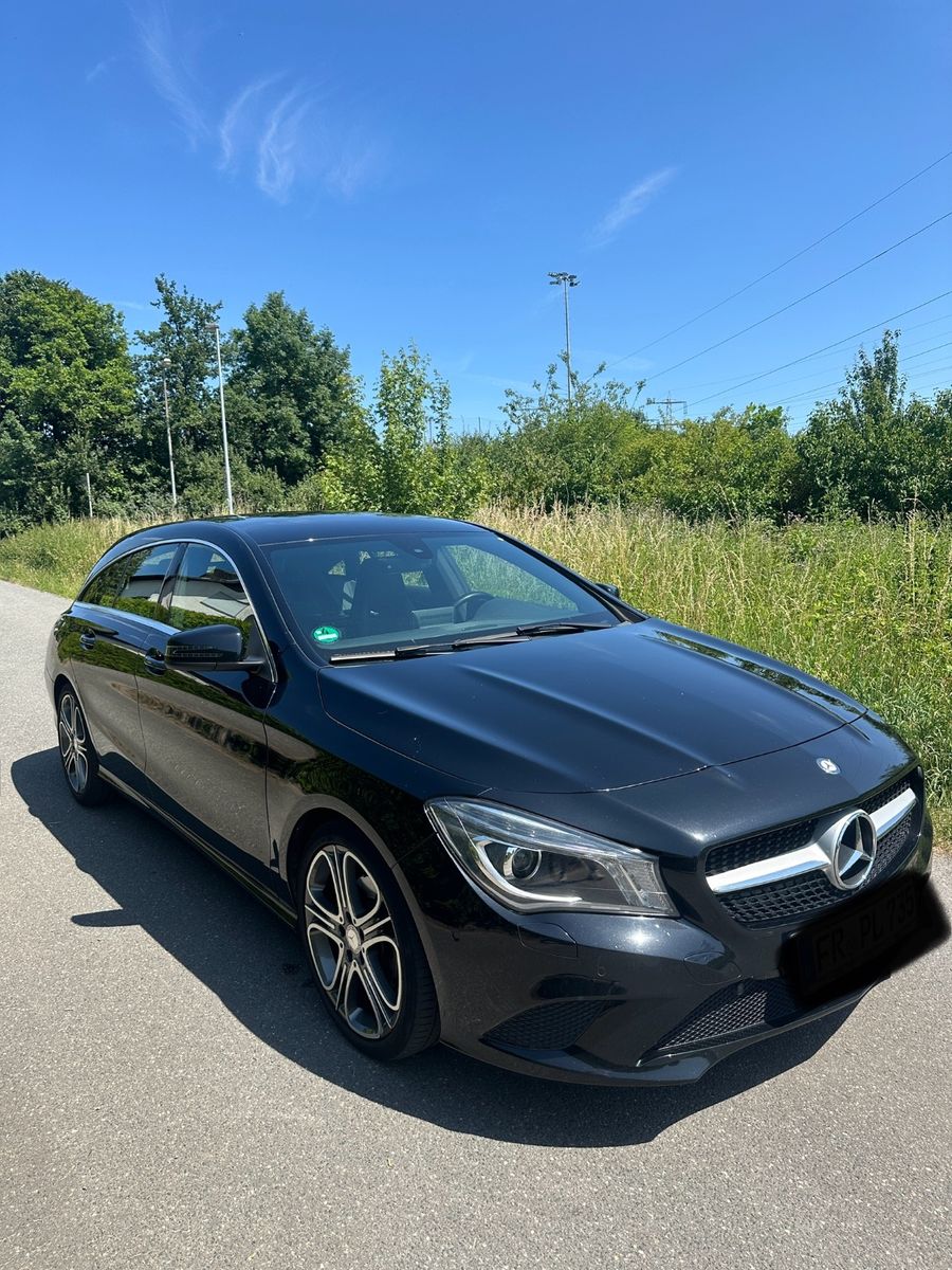 MERCEDES-BENZ CLA 200 Shooting Brake