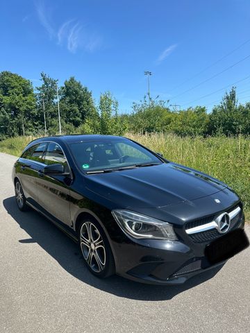 MERCEDES-BENZ CLA 200 Shooting Brake