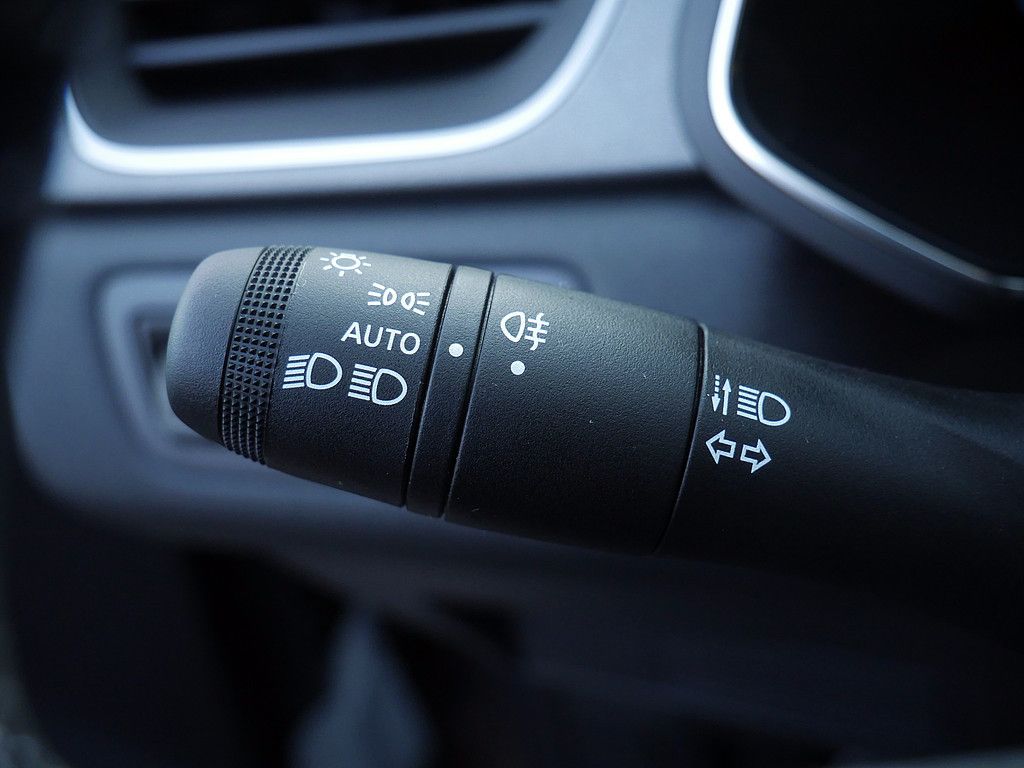 Fahrzeugabbildung Renault Captur Techno TCe 115