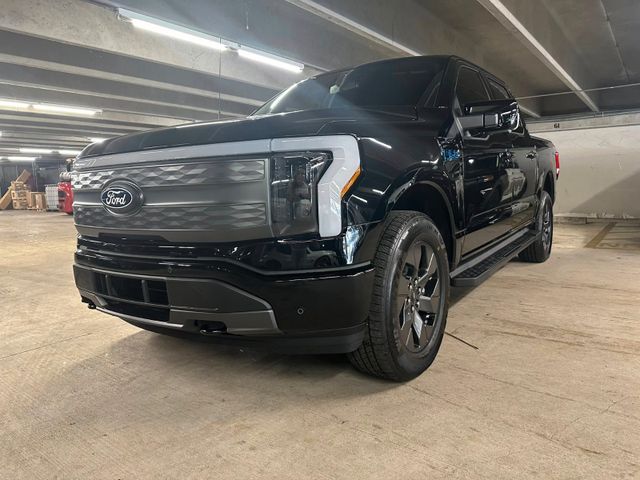 Ford F150 Lightning Lariat  gr. Batterie im Vorlauf