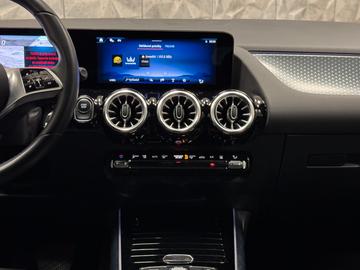 2024 Mercedes-BENZ EQA — миниатюра 18