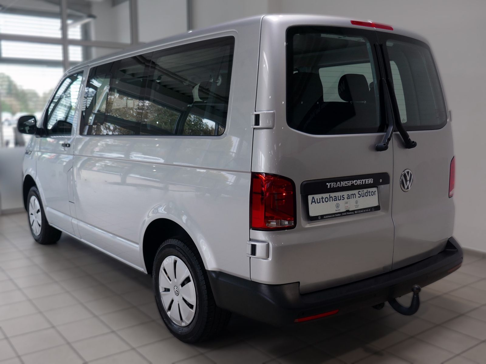 Fahrzeugabbildung Volkswagen T6.1 Transporter Kombi 2.0 DSG | PDC AHK GRA App