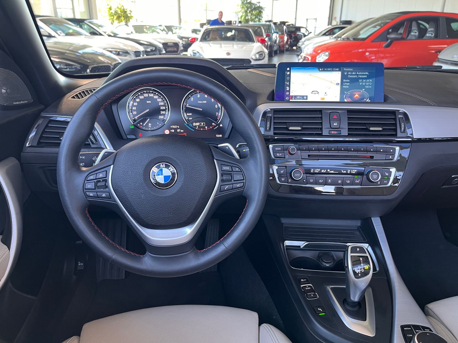 Fahrzeugabbildung BMW 220i Cabrio Sport Line H/K LEDER LED NAV SHZ 18"