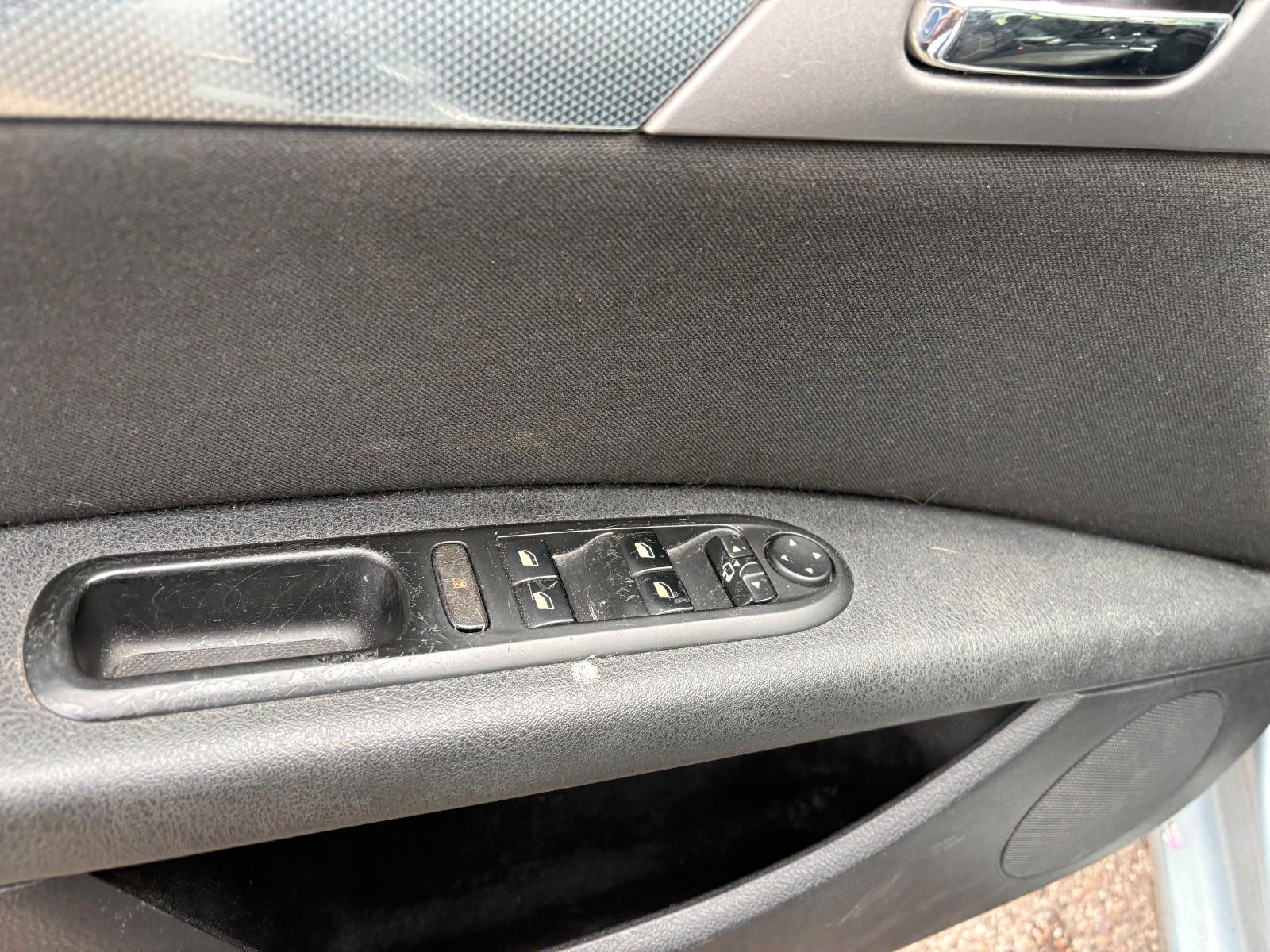 Peugeot 407 2004 — photo 14