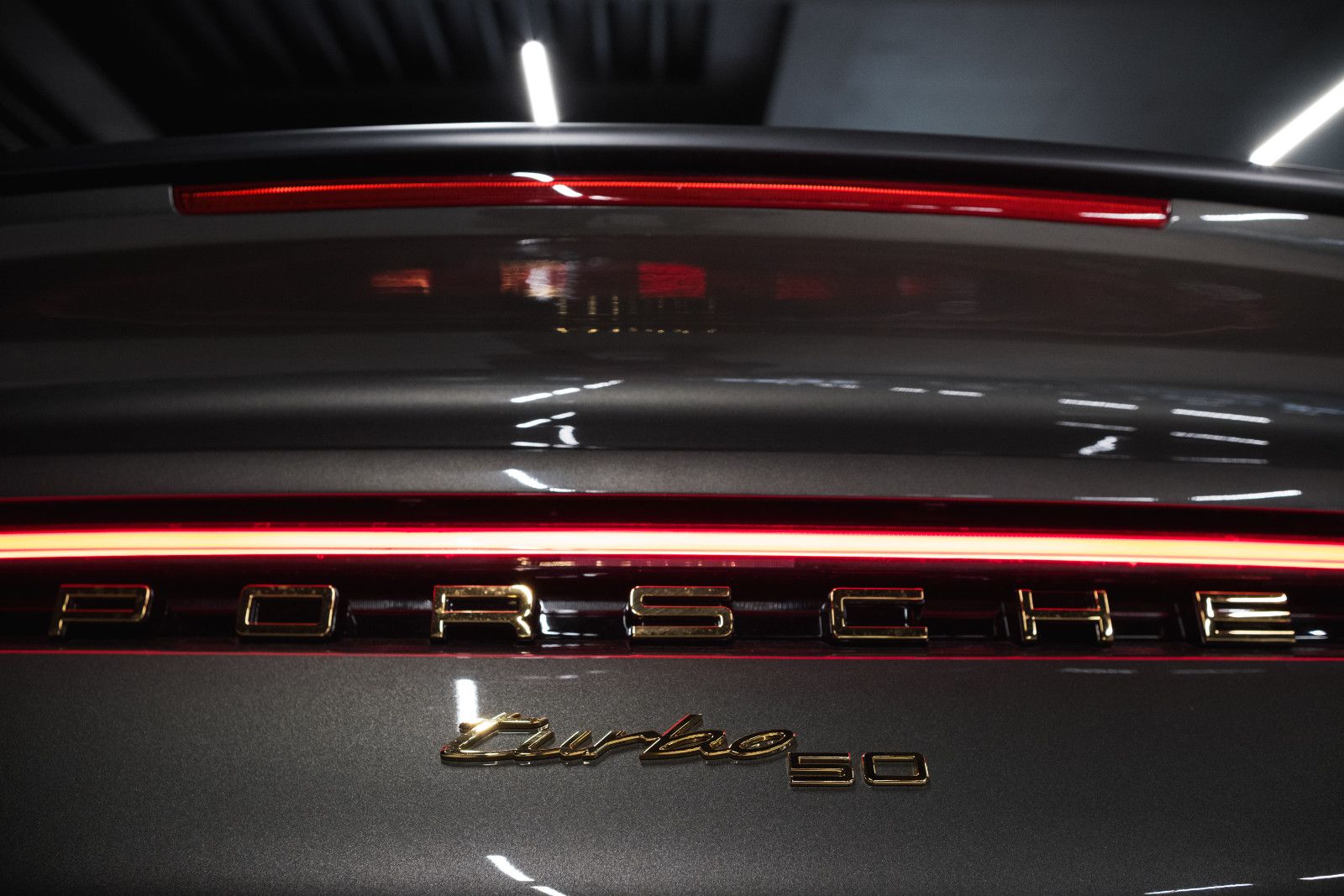 Fahrzeugabbildung Porsche 992/911 Turbo 50 Jahre Heritage-Nachtsicht-Inno