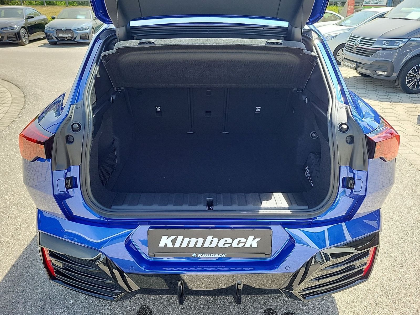 BMW iX2 - Bild 11
