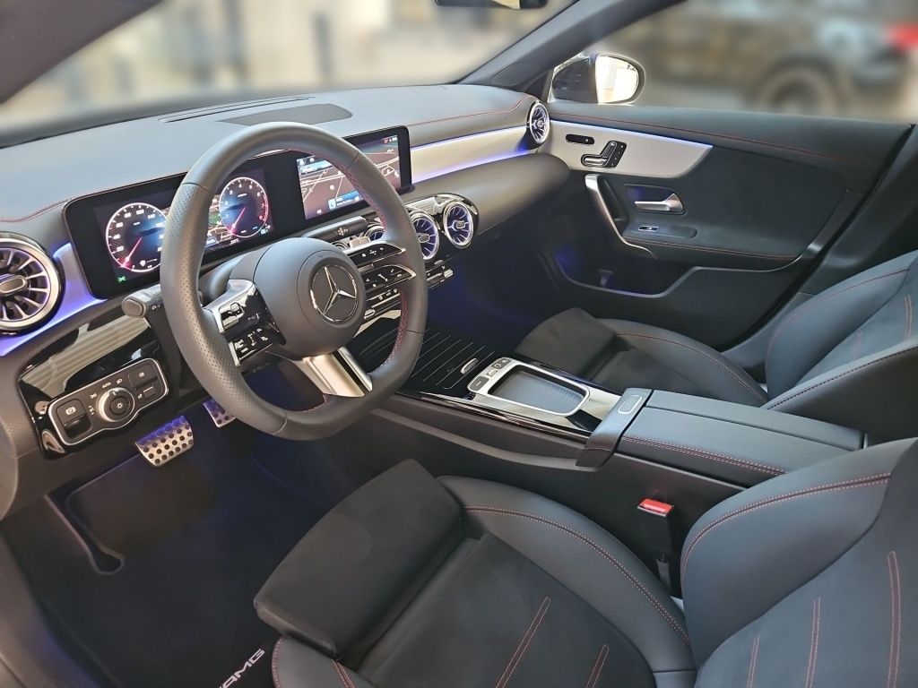 Fahrzeugabbildung Mercedes-Benz CLA 200 Coupé AMG Night AHK Pano LED 360 Memory