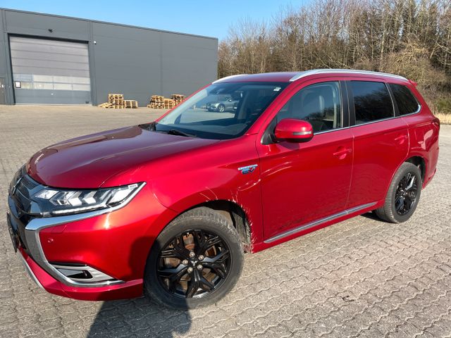 Mitsubishi Outlander 2.4 MIVEC PLUG-IN HYBRID 4WD N 40322