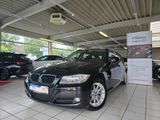 BMW 320i Touring Panorama Glasdach Sitzheizung - BMW 3er Reihe aus 2010: Kombi