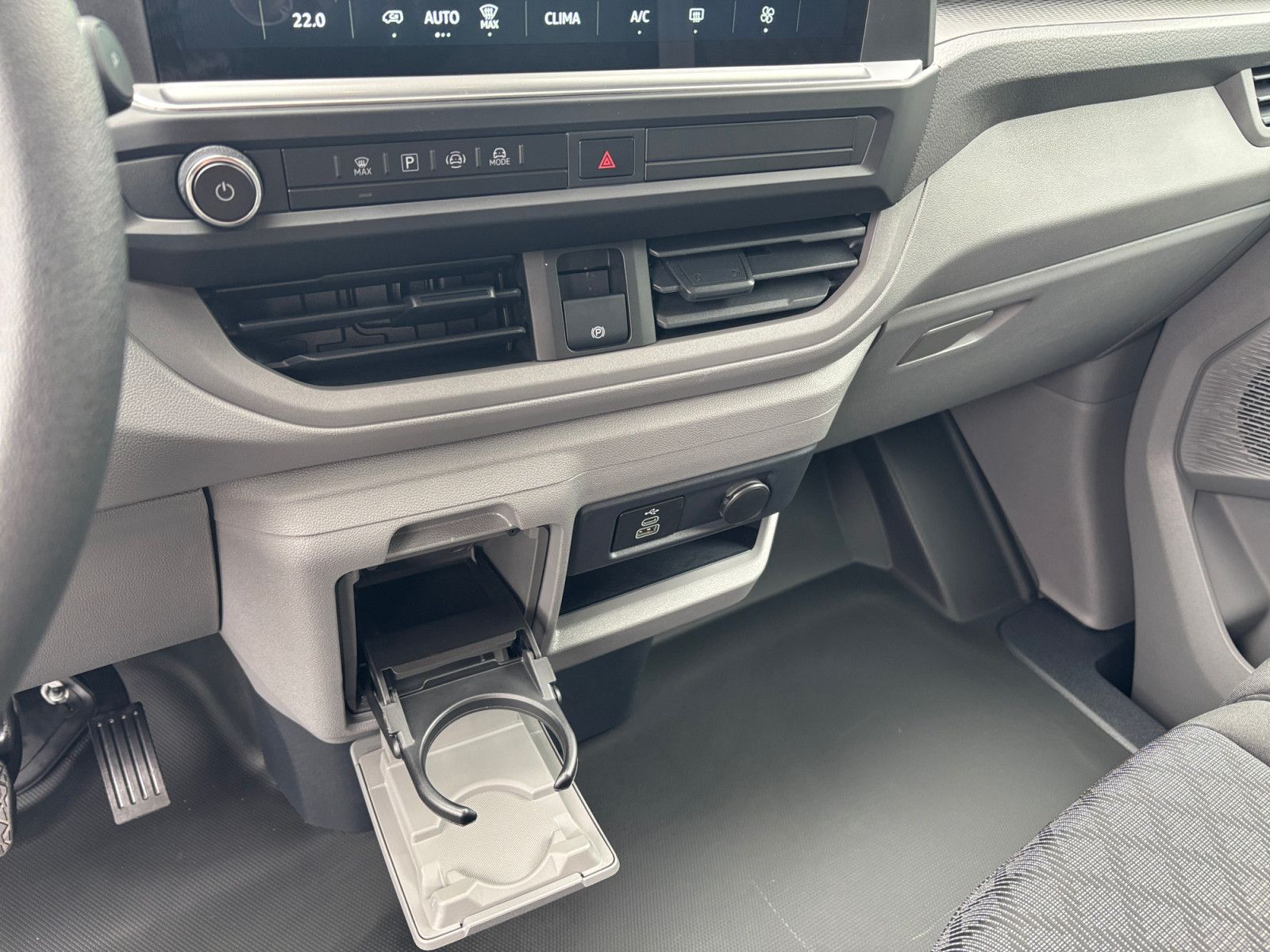 Volkswagen T7 Kombi - Bild 8