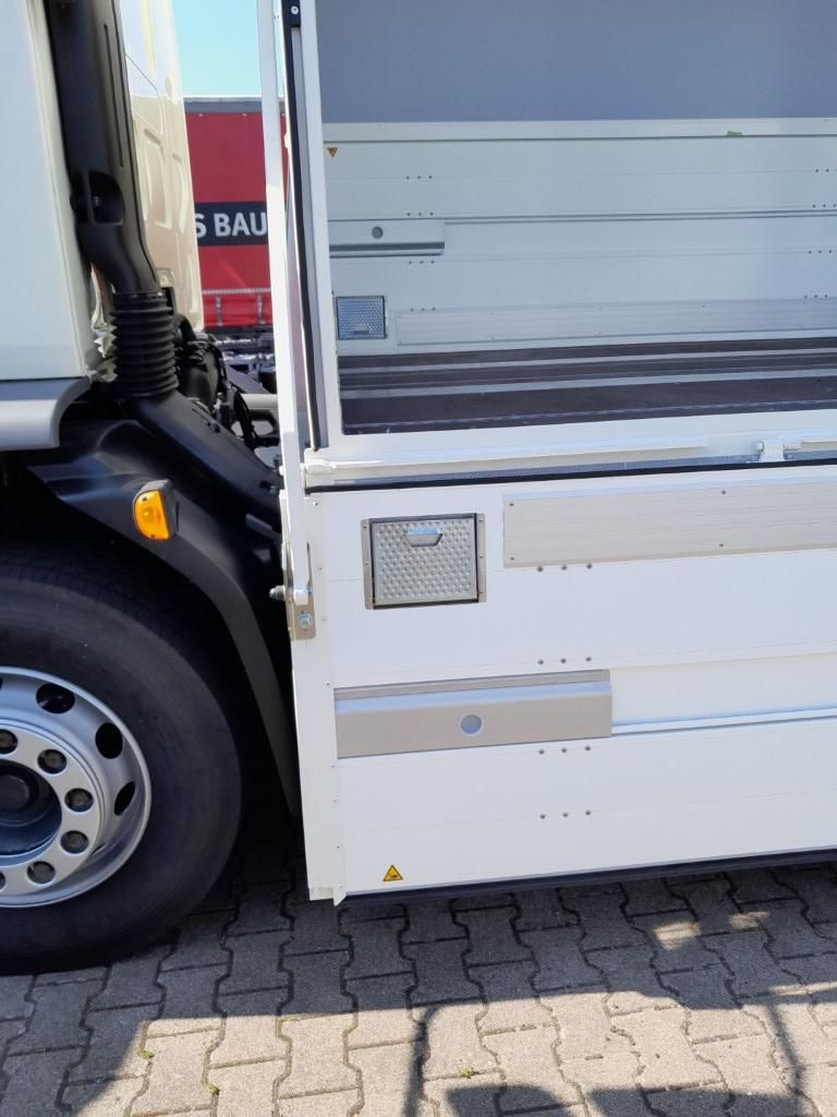 Fahrzeugabbildung DAF XB 310 FA 18t Getränkeaufbau