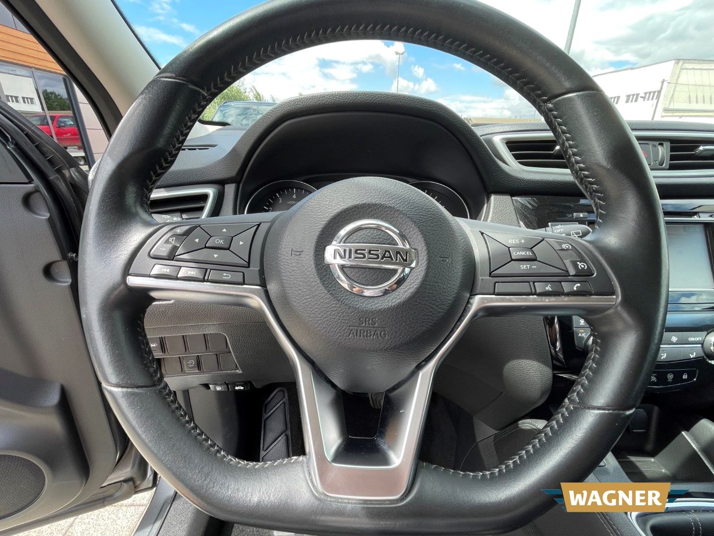 Fahrzeugabbildung Nissan Qashqai N-Connecta SHZ Tempomat 360°Kamera