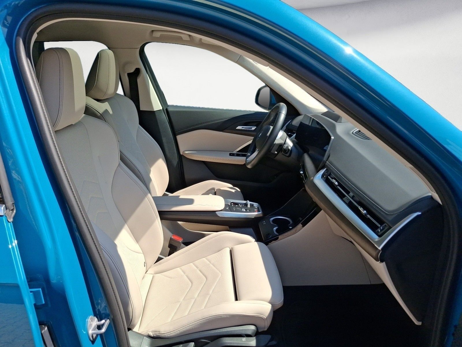 BMW iX1 xDrive30 Navi Tempom.aktiv Panoramadach Blue foto 14