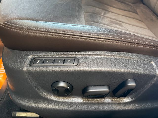 Skoda Octavia Combi L&K 4x4 *BI-XENON*NAVI*PDC*SZHZ*