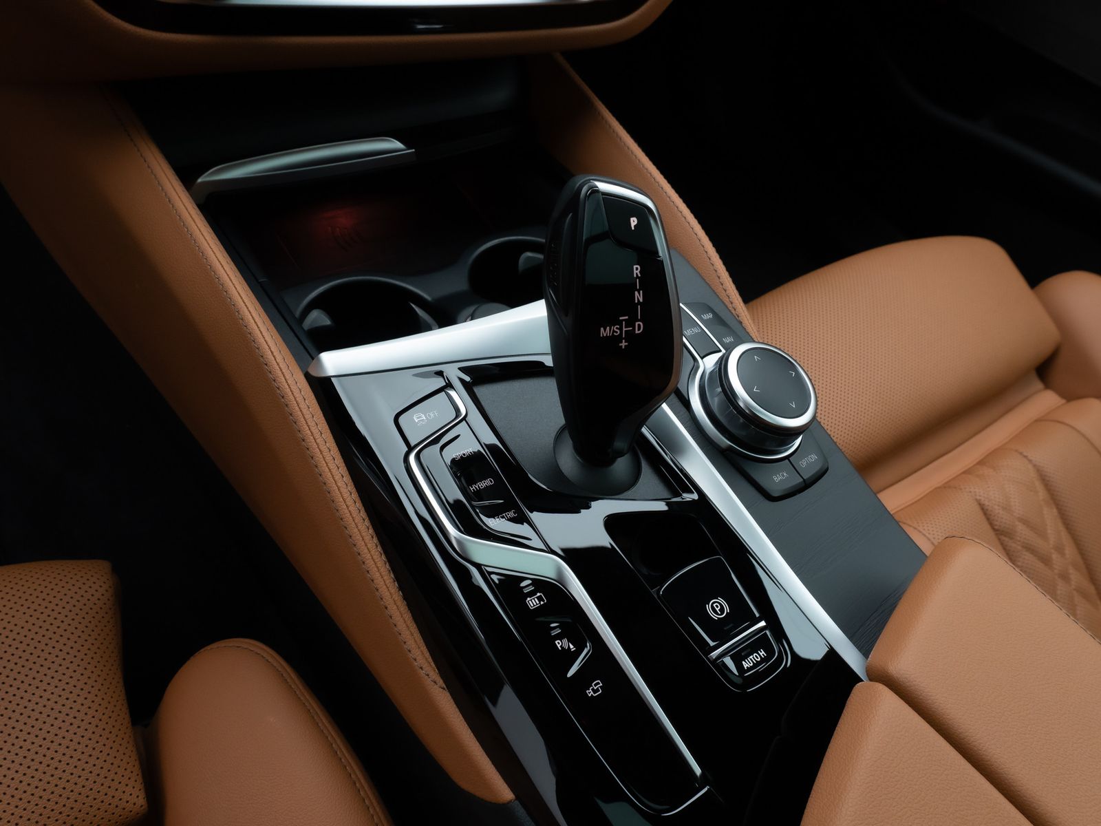 Fahrzeugabbildung BMW 530e xD M Sport Panorama 360°Laser HUD DAB H/K