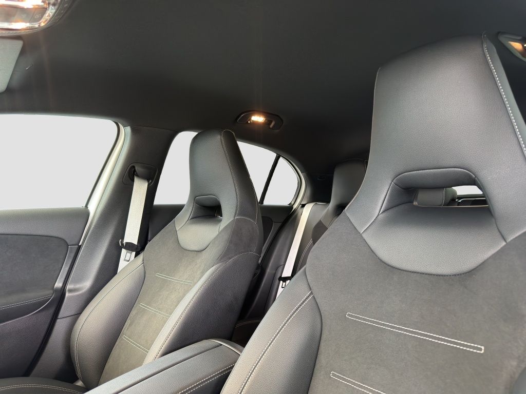 Fahrzeugabbildung Mercedes-Benz A 200 AMG Line AMG*Night*Navi*PDC*ParkAss*RFK