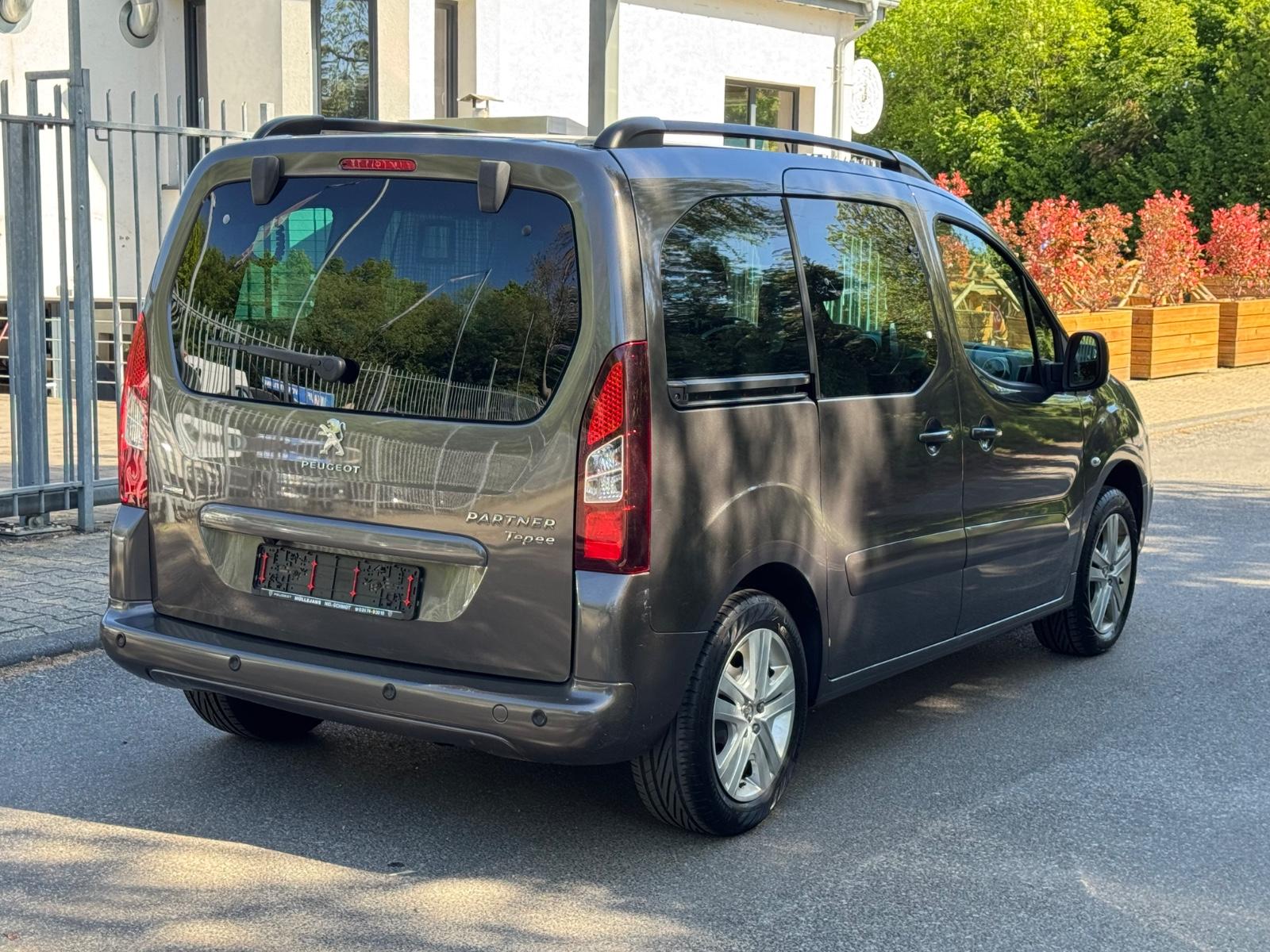 Peugeot Partner Tepee Allure 1HD/PEUGEOT SCHECKHEFT/NAVI