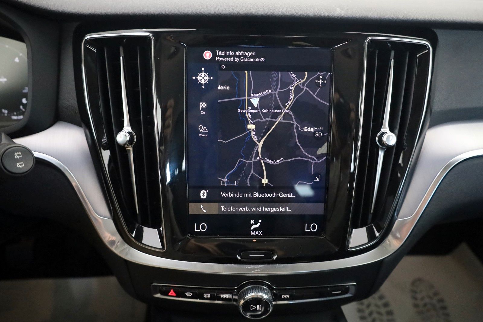 Fahrzeugabbildung Volvo V60 Kombi Momentum Pro T.Leder,Navi,LED,AppleCar