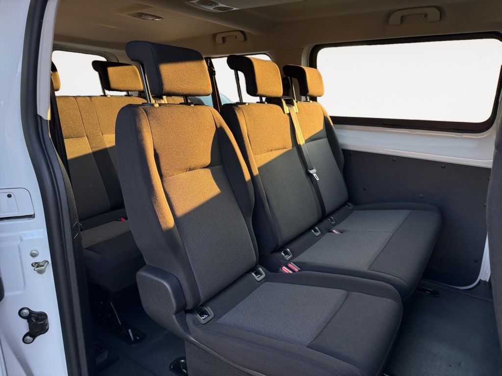 Fahrzeugabbildung Toyota Proace 2,0-l-D-4D L2 (9-Si.) Comfort