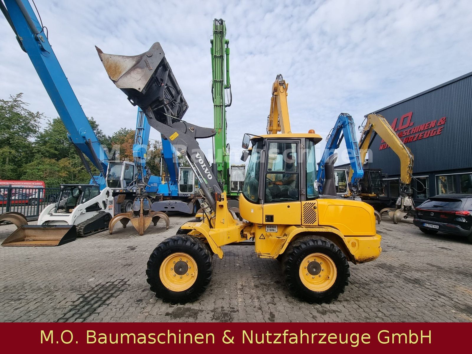 Fahrzeugabbildung Volvo L 30 G / SW / Klappschaufel / Gabel /