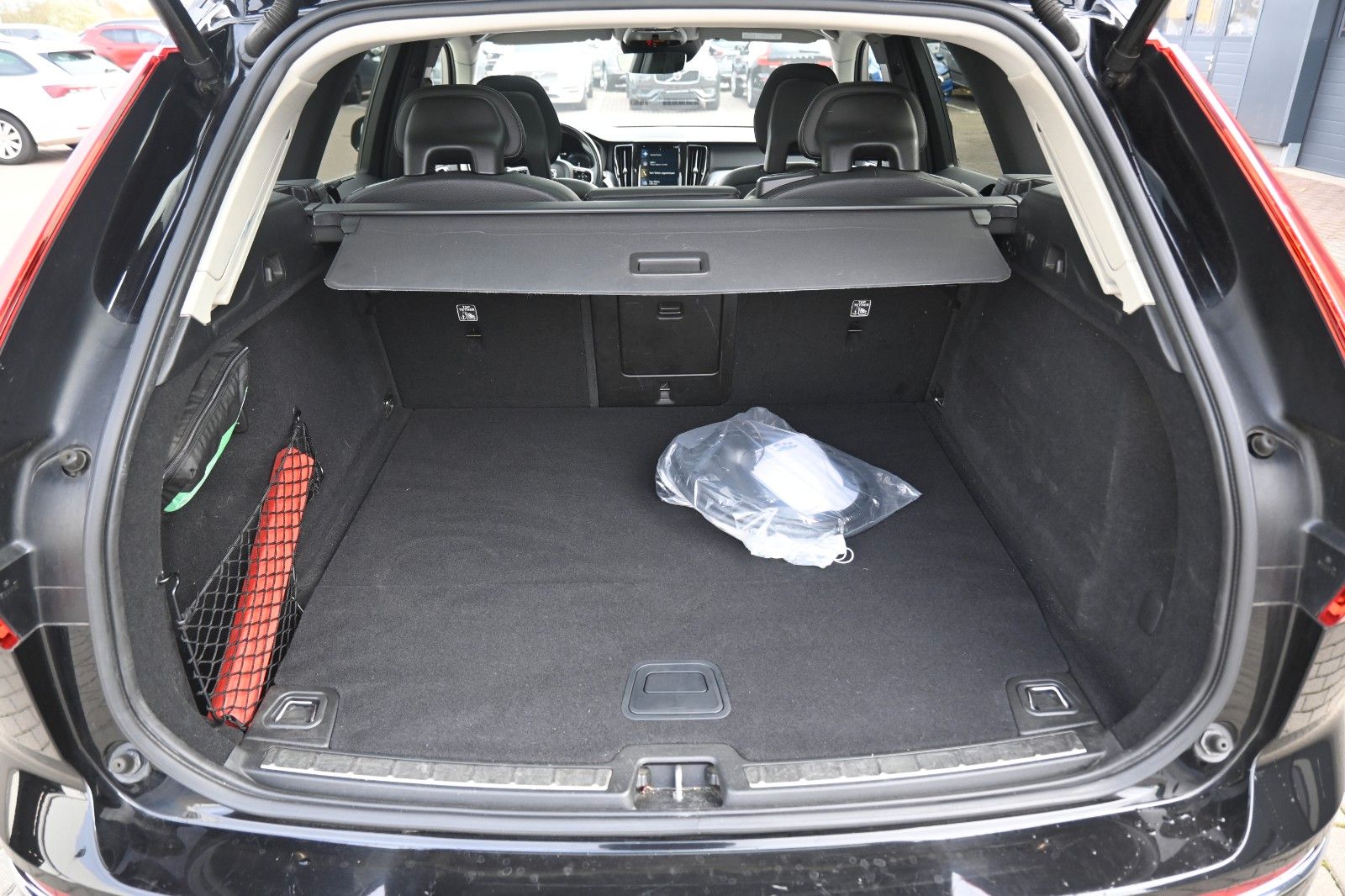 Fahrzeugabbildung Volvo XC60 T8 RC AWD Inscription*PANO*RFK*BLIS*DAB
