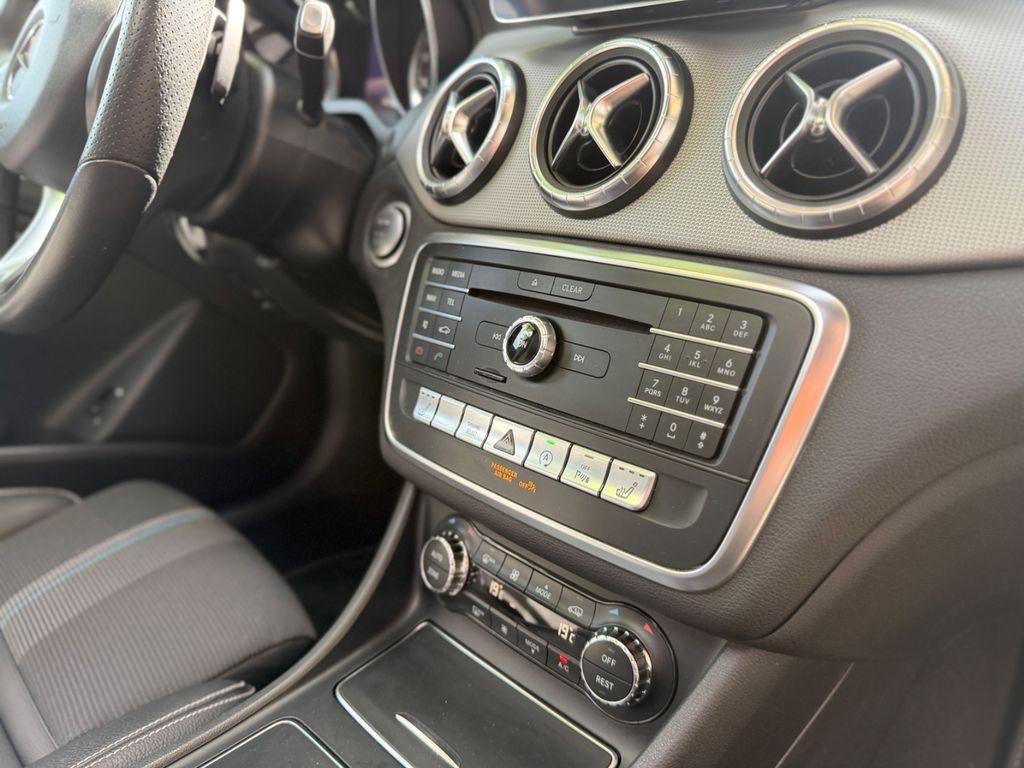MERCEDES-BENZ CLA 220 4MATIC/SB/PANO/DISTRONIC+ MERCEDES-BENZ CLA 220 4MATIC/SB/PANO/DISTRONIC+