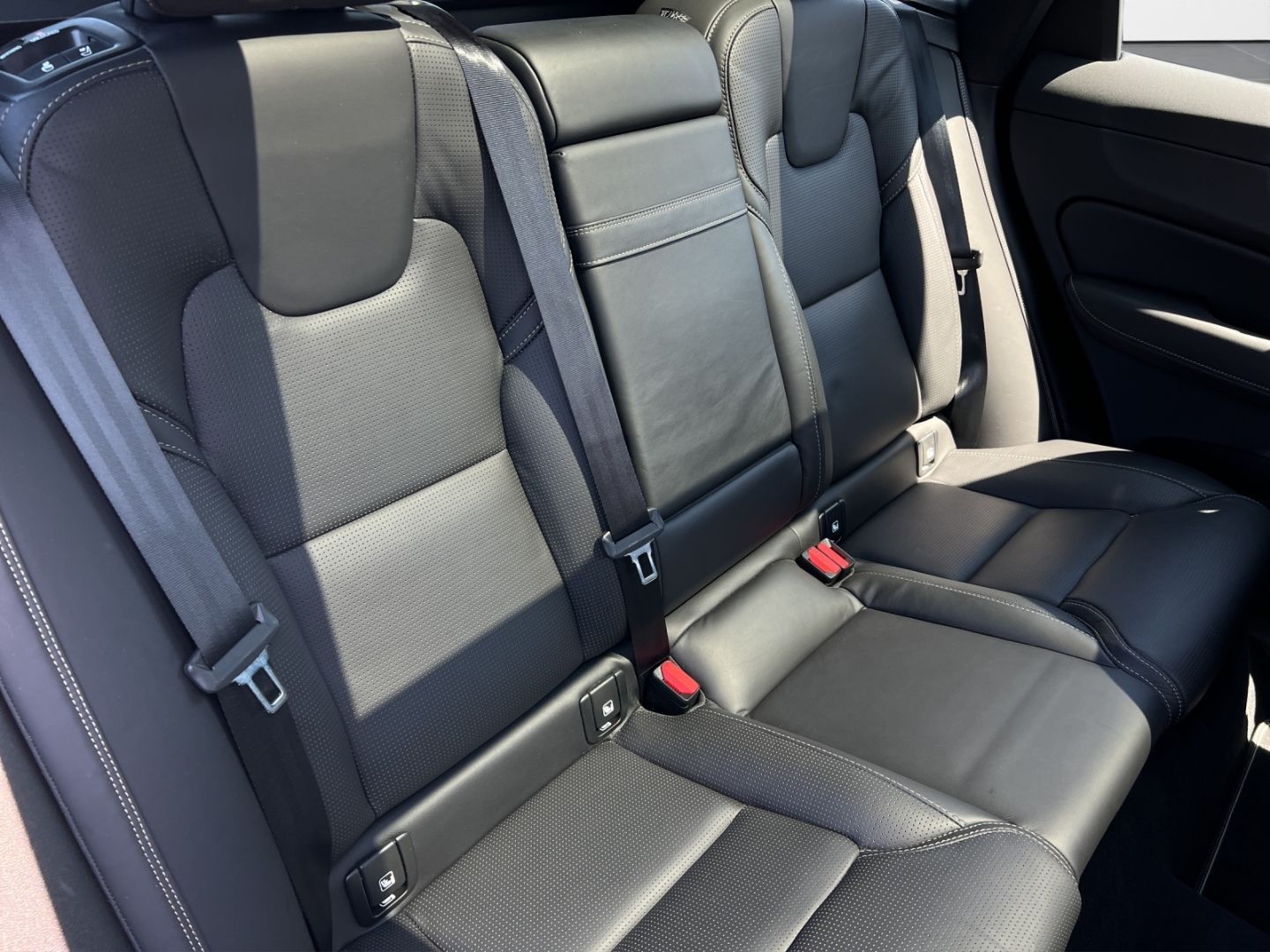 Volvo XC60 R Design AWD HeadUp Aktives Fahrwerk foto 12