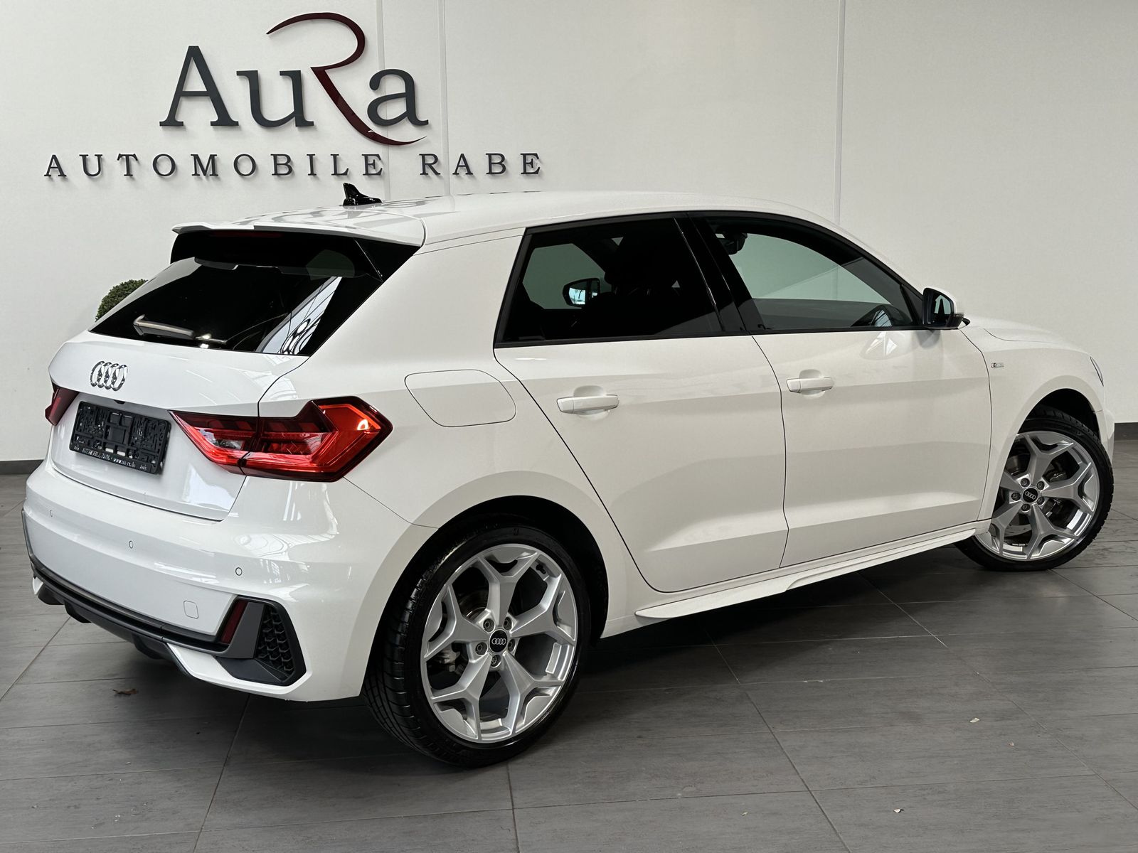 Fahrzeugabbildung Audi A1 35 TFSI S-Line Aut. NAV+LED+KAMERA+DIGDISPLAY