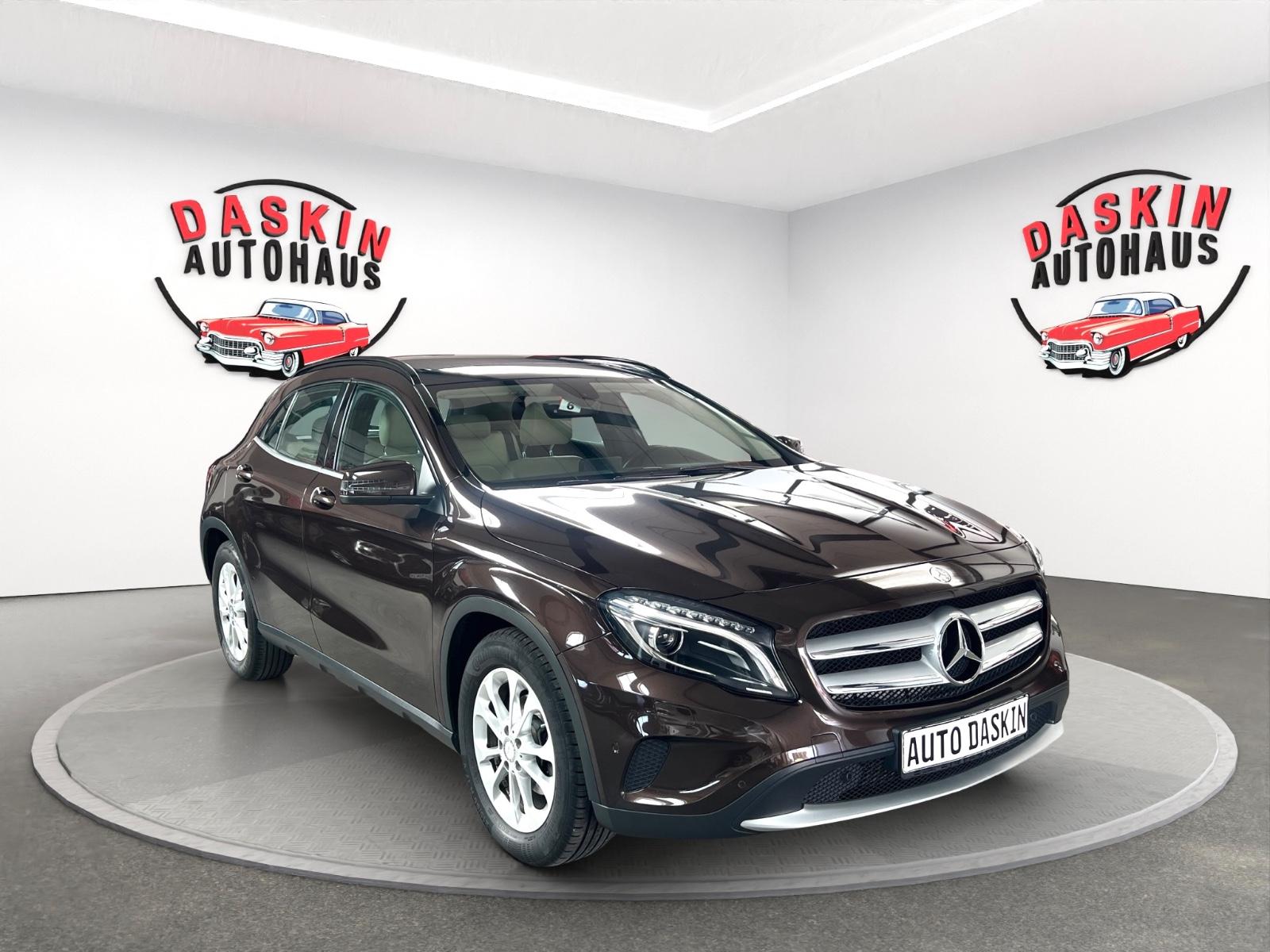 Mercedes-Benz GLA 200 d AUTOMATIK/SCHECKHEFT MERCEDES/PANO