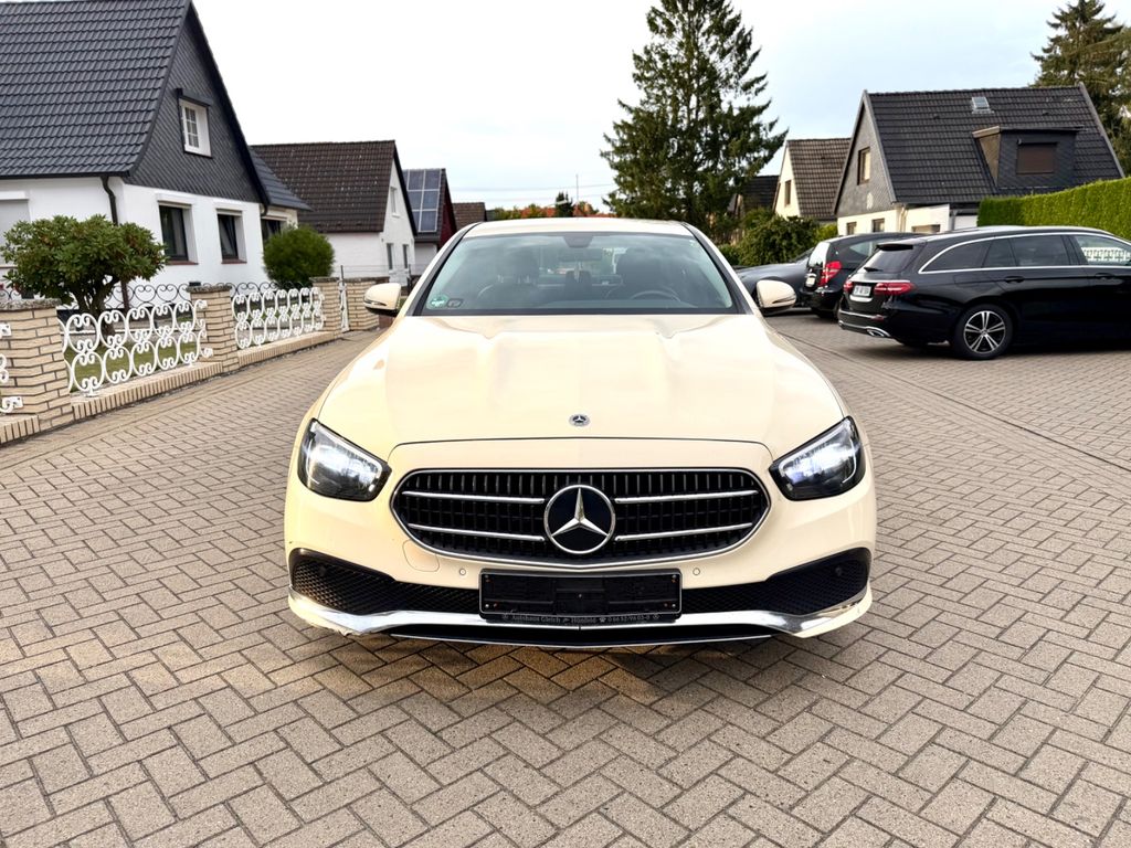 Image of Mercedes-Benz E 200