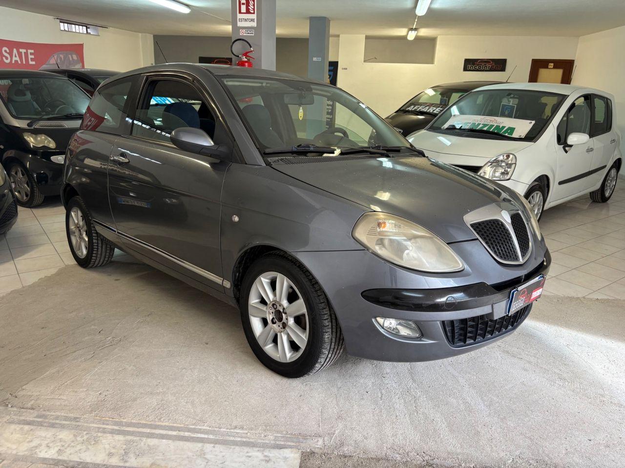 Lancia Ypsilon