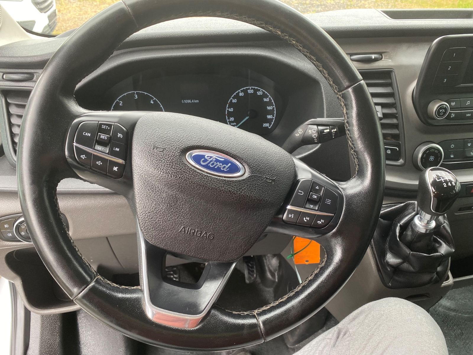 Fahrzeugabbildung Ford FORD Transit 350 L4Trend,AHK,1Hd,LederGarantie