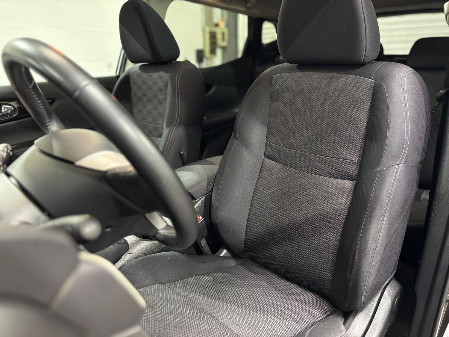 Fahrzeugabbildung Nissan Qashqai N-Vision#Kamera#Spur#Verkennung#Tempo