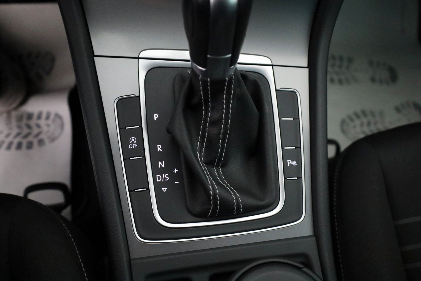 Fahrzeugabbildung Volkswagen Golf VII Lim. Lounge Navi,SH,PDC