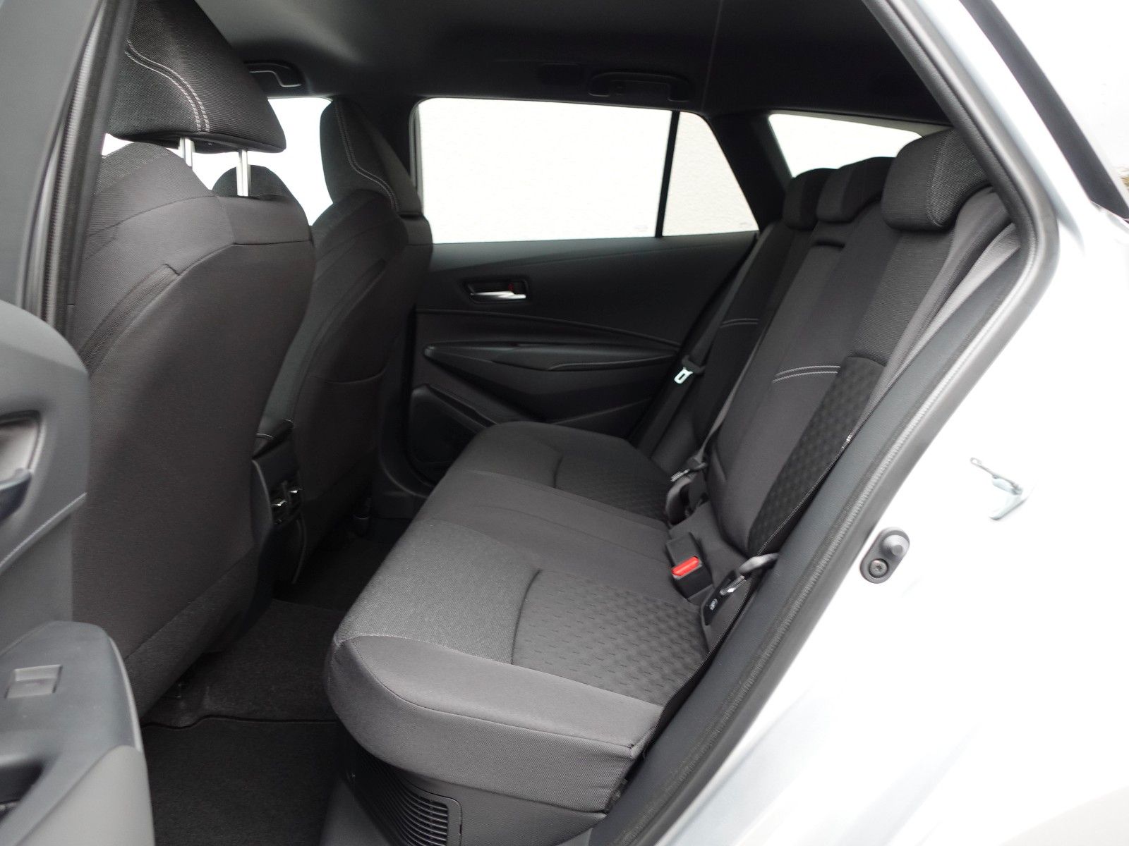 Fahrzeugabbildung Suzuki Swace Comfort+ 1.8 Hybrid AUTOMATIK,Kamera,LED
