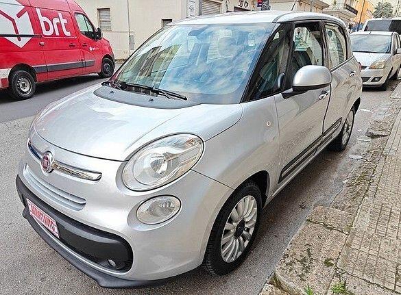 Fiat 500L 2015 — interior